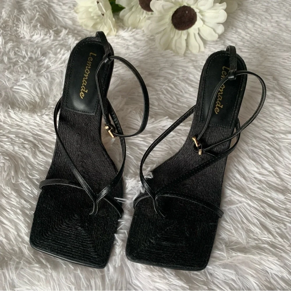BLACK STRAPPY HEELS SHOES